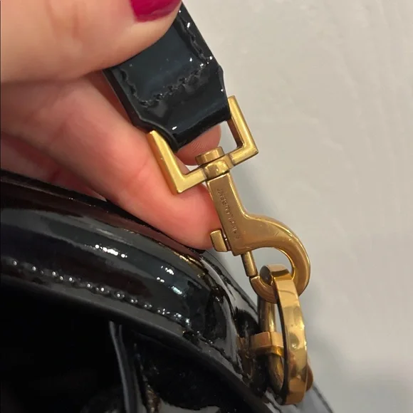 Yves Saint Laurent Black Patent Leather Women's bucket bag - Picture 5 of 8